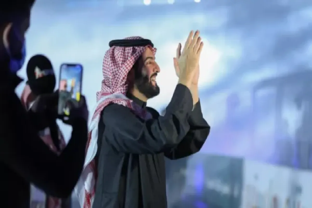 مفاجأة تقلب حسابات بن نافل قبل كأس العالم للأندية