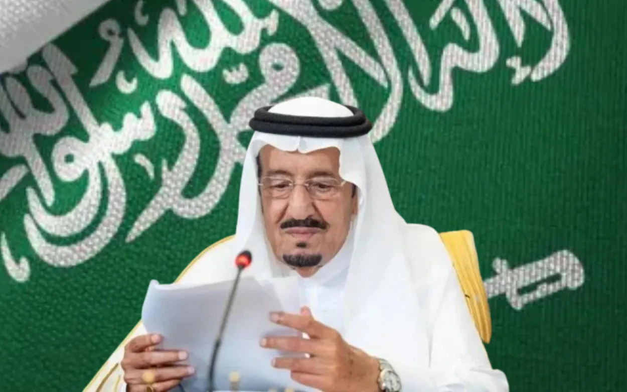 خادم الحرمين الشريفين الملك سلمان بن عبدالعزيز آل سعود.